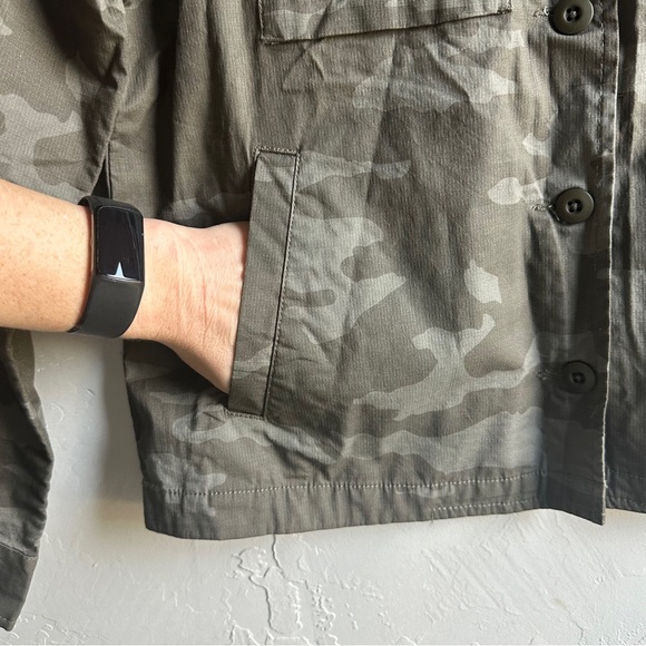 Vuori Women’s Ripstop Jacket Oregano Camo Size S Hiking and Outdoor Jacket - Picture 7 of 12